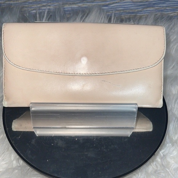 Gucci Vintage G Clasp Wallet in Neutral, Used Condition - Picture 2 of 10